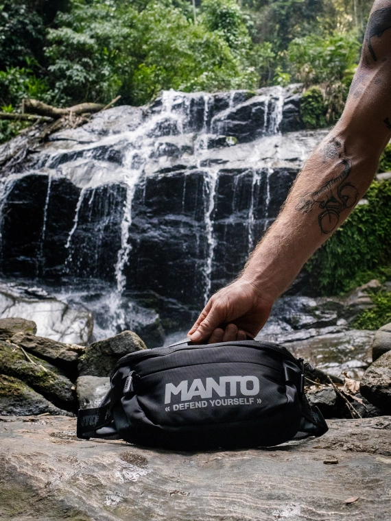 MANTO waist bag DEFEND black