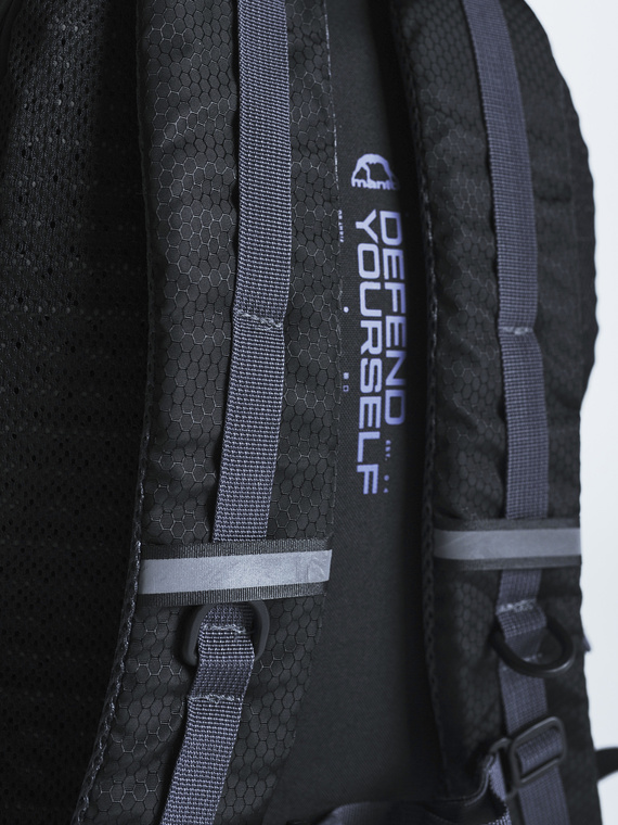 MANTO backpack CROSS black 