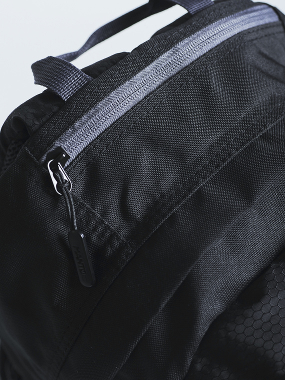 MANTO backpack CROSS black 